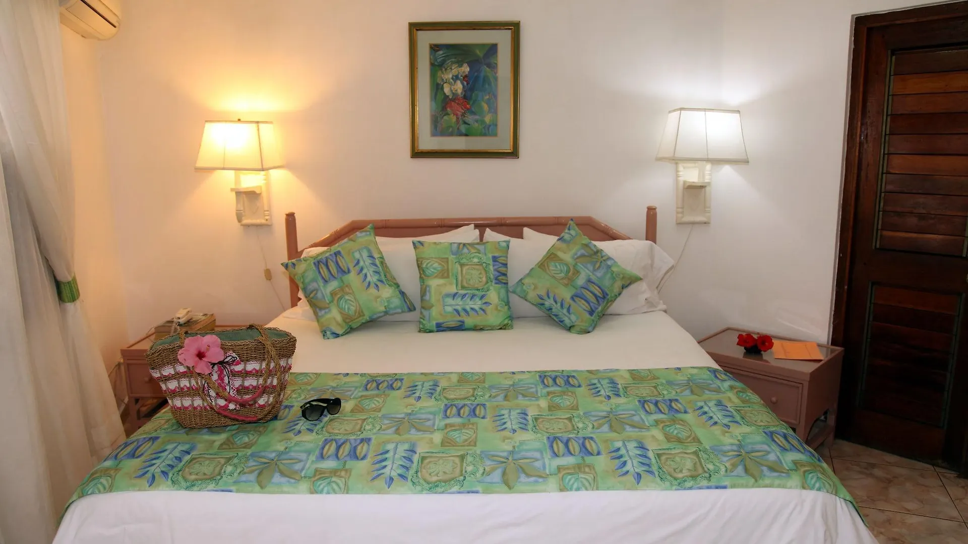 *** Hotel Negril Treehouse Resort Jamaica